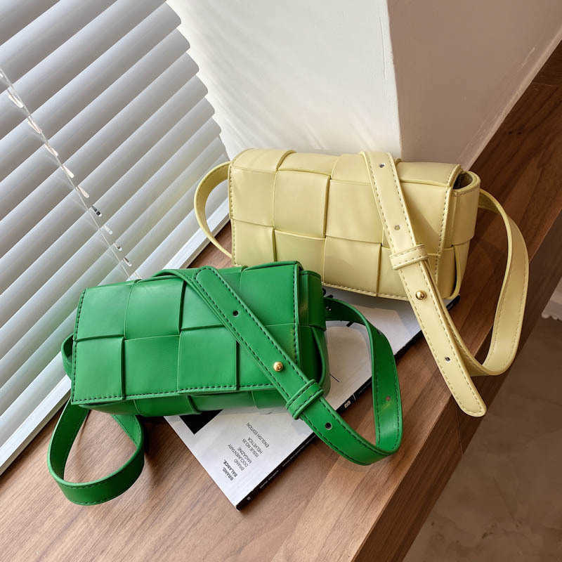 

Handbags Designer Bottess Ladies Venetas Small women's 2022 new fashion waist woven chest single shoulder diagonal ba pillow have a logo, White