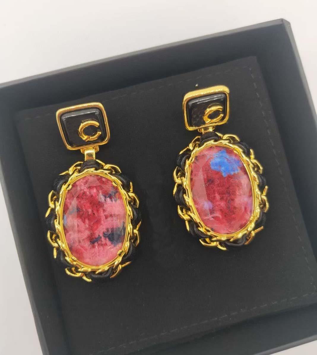 

2022 Luxury quality Charm drop earring with pink crystal and black genuine leather have box stamp in 18k gold plated PS3478A