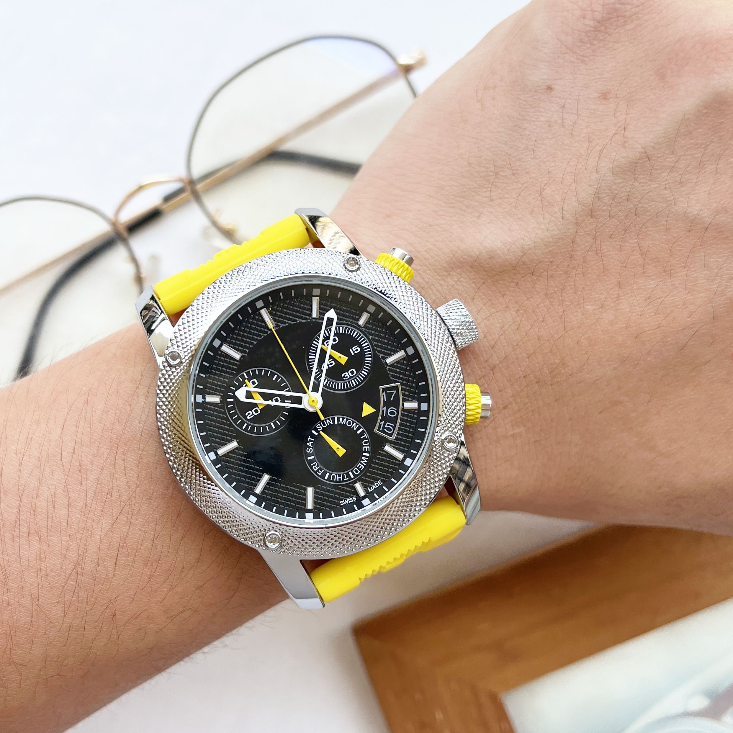 2022 nouvelle marque mode loisirs sport élastique montre de luxe pour hommes multi style chronométrage montre à quartz