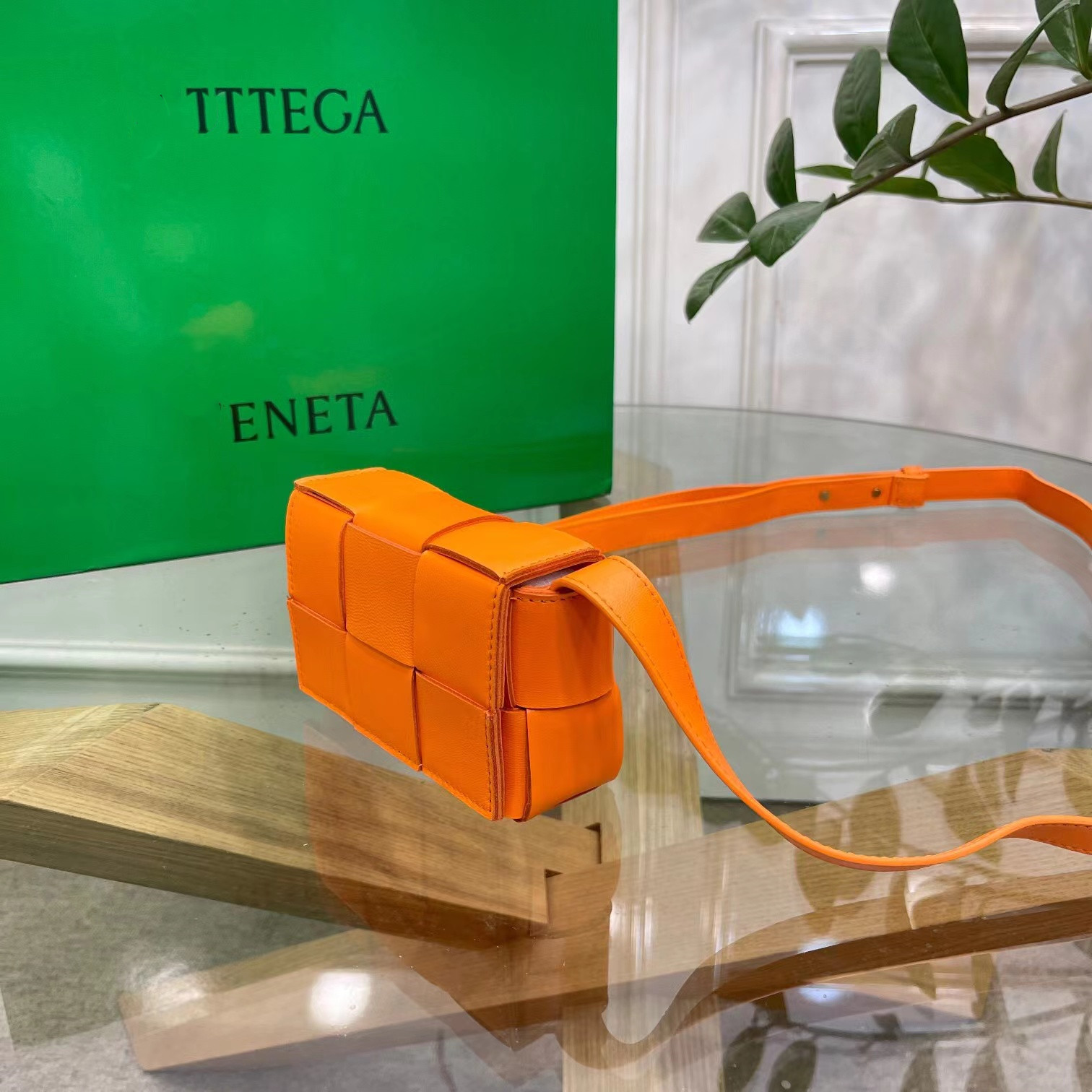 

2022 new women's handbag shoulder bag fashion leather bag woven satchel, Orange