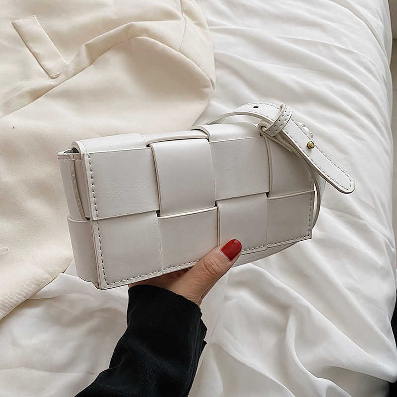 

Handbags Designer Bottess Ladies Venetas Small fresh foreign style woven Single Shoulder Messenger spring and summer 2022 new simpl have a logo, White