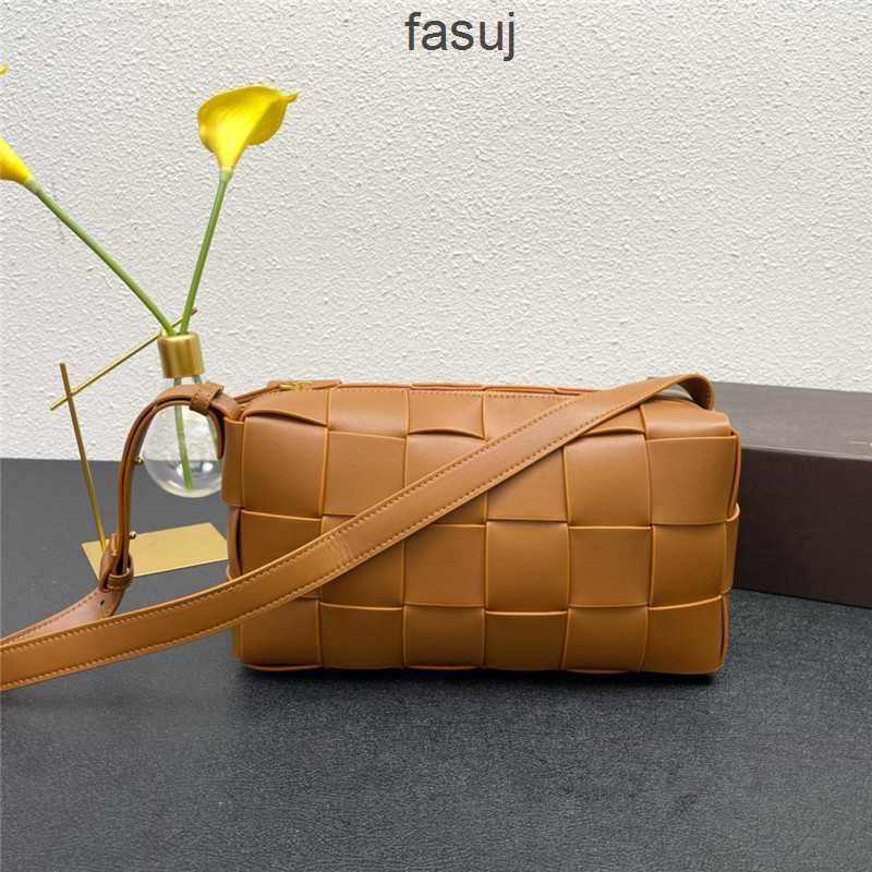 

Luxurious Designer Bottess bags Venetas Knitted underarm pillow calfskin large capacity women's 2022 new fashion versatile portable Single Shoulder Messenger, Army green