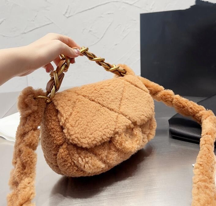 

Womens Lambswool Designer Flap Shoulder Bags Classic Wool Gold Chain Hardware Chain Handle Totes Cross Body Sacoche Large Capacity Handbags 23x16cm, Black