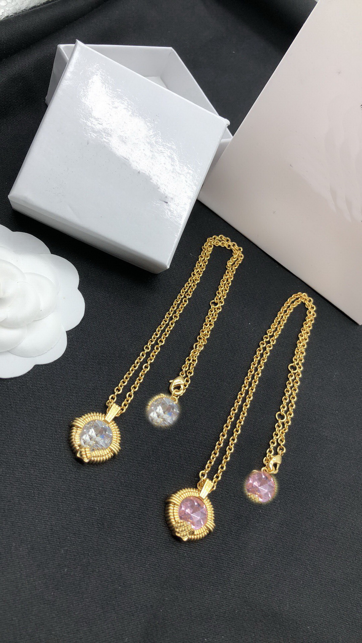 

Luxury brand Fashion necklaces Crystal pendant 18K Gold chain classic style 2022 official latest models Womens jewelry Gift MN2 --03