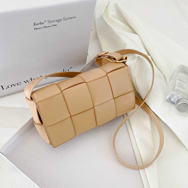 

Handbags Designer Bottess Ladies Venetas Hand s small women's new fashion trend woven Single Shoulder Messenger pillow have a logo, Yellow