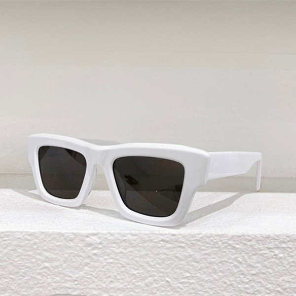 

Sunglasses For women Summer style 106 Anti-Ultraviolet Retro Shield lens Plate Square Full Frame fashion Eyeglasses Random Box