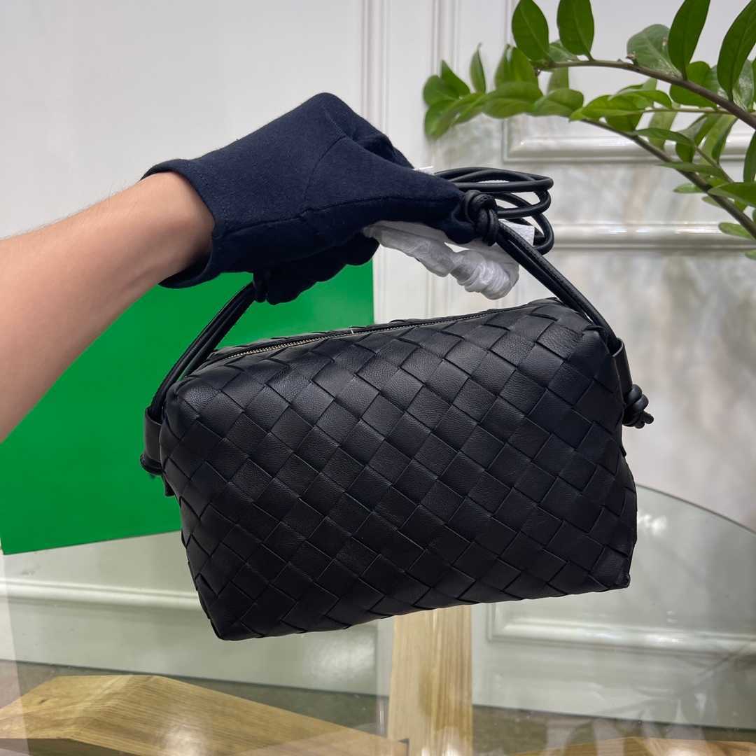 

Classic fashion woven Bottess bags Venetas LOOP tire sheepskin woven small square bag Fashion one shoulder cross body camera have logo, Parrot green