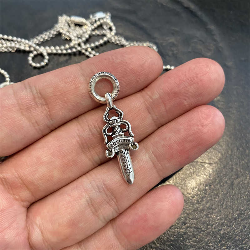 

Original Design Chrome Necklace S925 Sterling Silver Sword Hip Hop Personality Trend Fashion Designer Hearts Ch Gift Pendants Vlg9