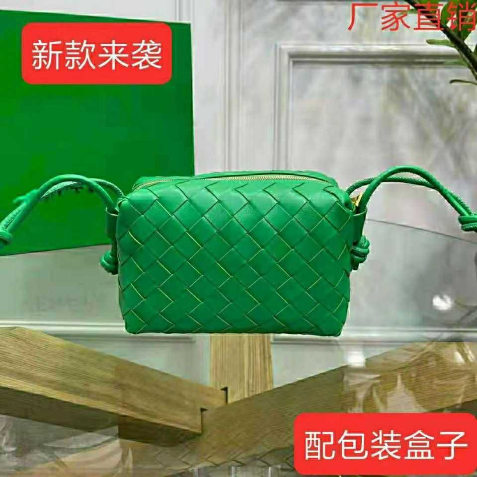 

Classic fashion woven Bottess bags Venetas cross-country camera 2022 new sheepskin small square underarm Messenger hand have logo, Grass green