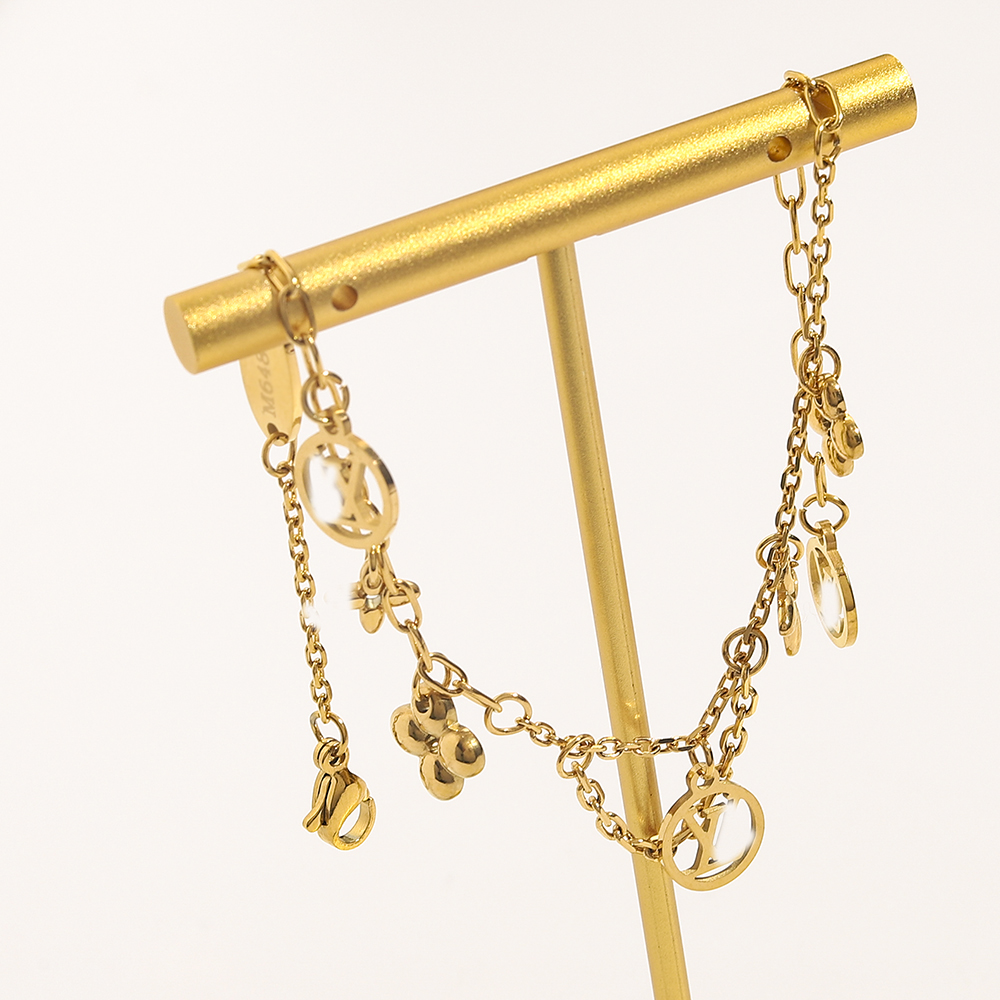 

New Fashionable Classic Bracelets Women Bangle 18K Gold Plated Stainless steel Flower Pendant Lovers Gift Wristband Cuff Chain Steel Seal Designer Jewelry