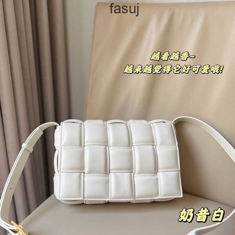 

Fashion Ladies Bottess bags Venetas 2022 super better and high beauty luxury pillow woven sponge baby clamshell net red female