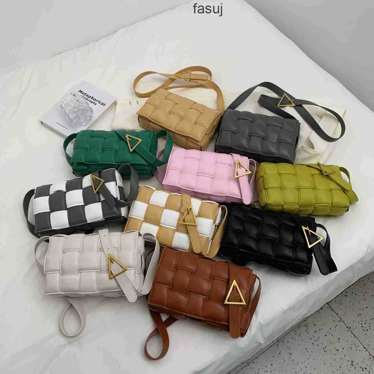 

Fashion Ladies Bottess bags Venetas 2022 New Autumn and Winter Premium One Shoulder Crossbody Woven Women's Large Che er Tofu, Black