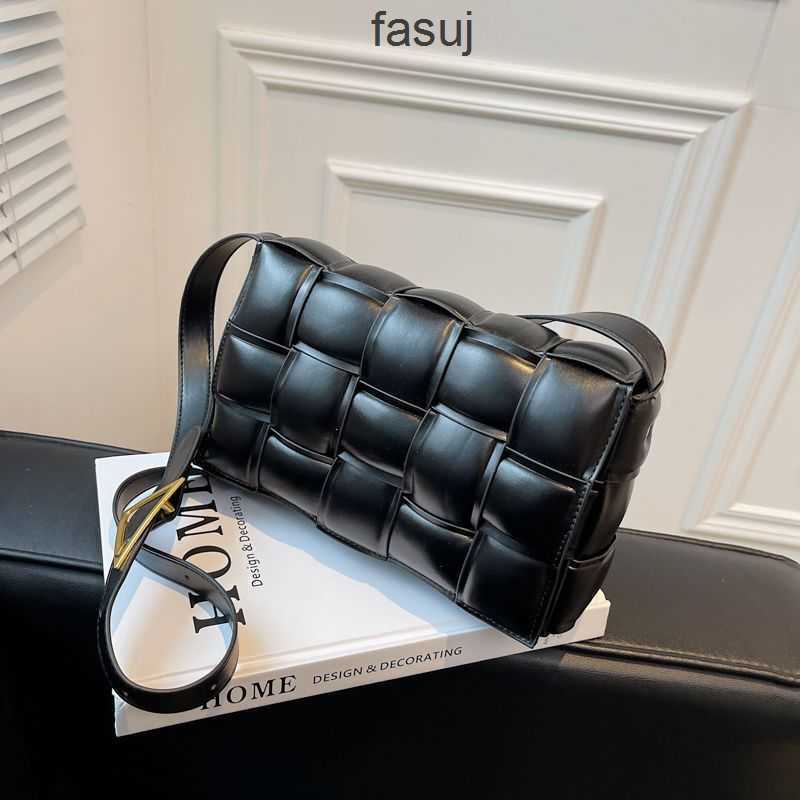 

Fashion Ladies Bottess bags Venetas women's autumn 2022 new woven pillow Zhao Ruth's same niche high-grade One Shoulder Messenger small square, Black