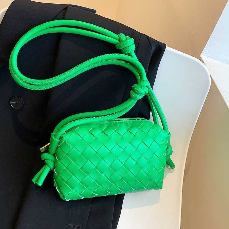 

Classic fashion woven Bottess bags Venetas cross-country camera Niche design s spring and summer 2022 new rhombic lattice zipper pillow fashionable t have logo, Pink
