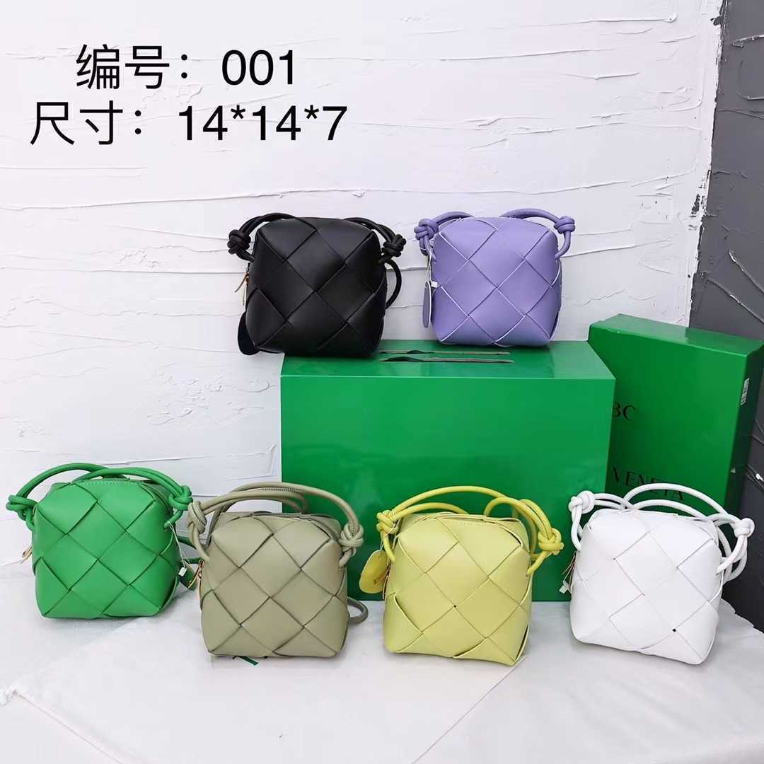 

Classic fashion woven Bottess bags Venetas cross-country camera Small square 2022 new female leather cassette versatile messenger box have logo, Purple