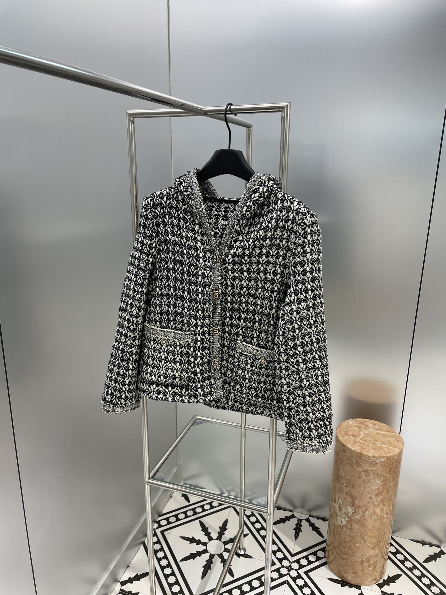 

Women's jackets European Designer Designs Tweed Grey Flower Hoodie, Multi