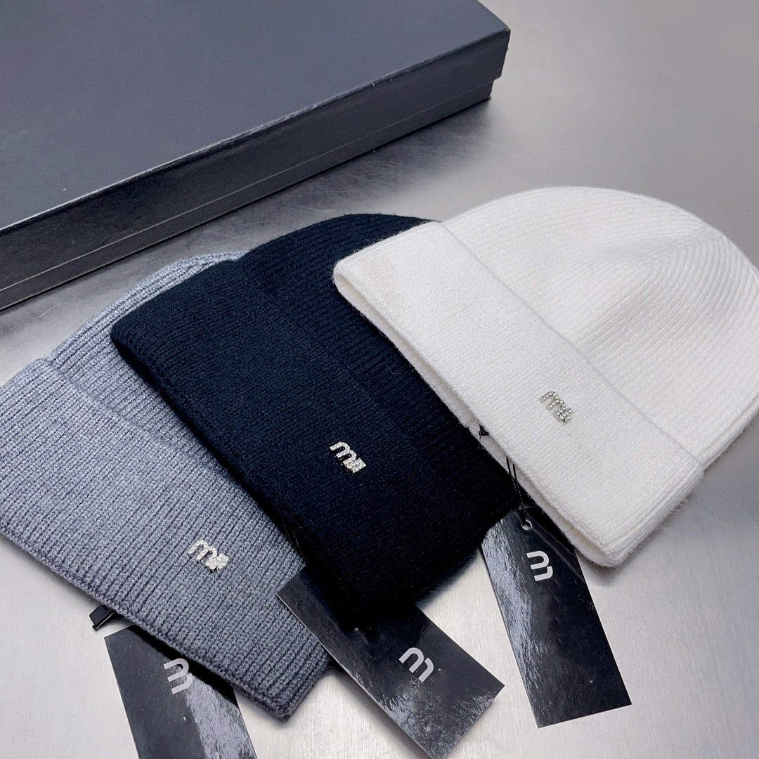 

M M Luxury beanies designer Winter Beanie men and women Fashion design knit hats fall woolen cap letter diamond unisex warm skull hat 3colors, White
