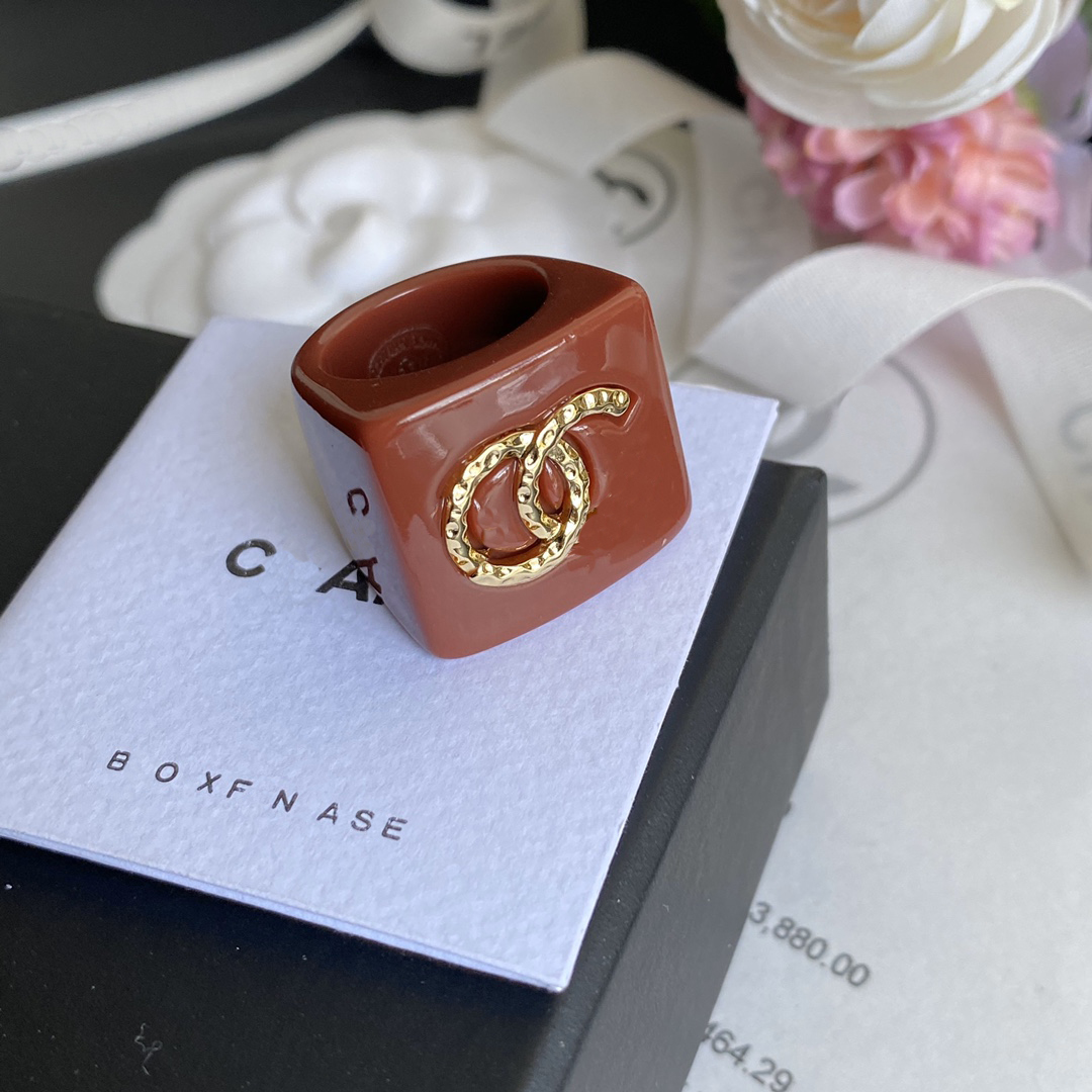 

Luxury Brand Ring Charming Designer Jewelry Ring Novelty Feminine Style Couple Gift Selection Quality Valentine And Thanksgiving Day Dating Never Fade