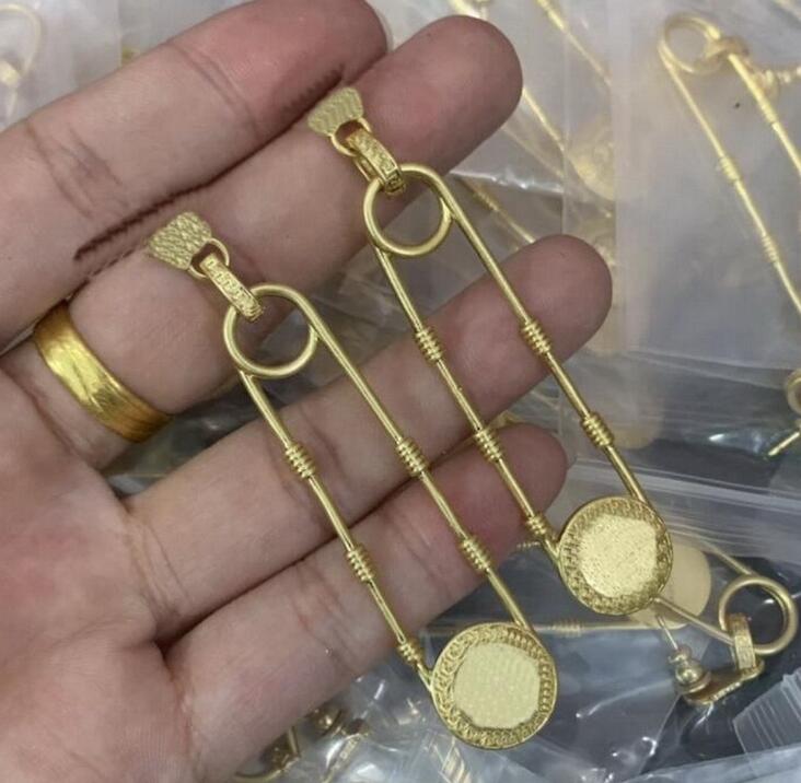 

Bras Safety pin Earrings Dangle & Chandelier Banshee Medusa Head Portrait Women Greece Meander Pattern Earhook Earring Jewelry Gift MER3 -- 006