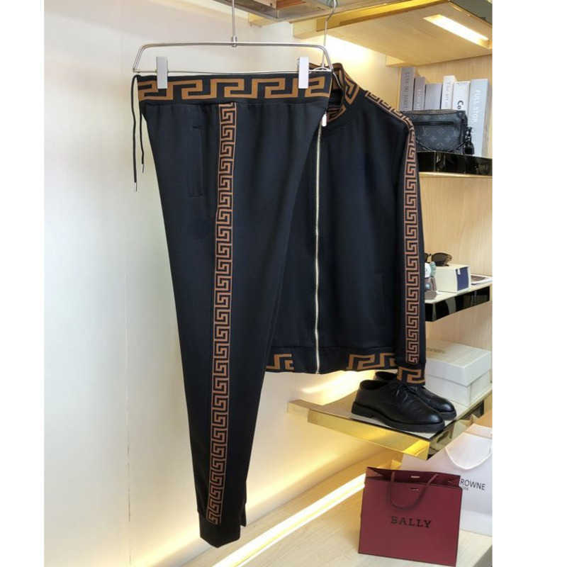 

Luxury Vers Mens Tracksuit Medusa Designer Jacket Pants Two-piece Embroidered Zipper Coat Trousers Men Women Sports Suit 0074, White