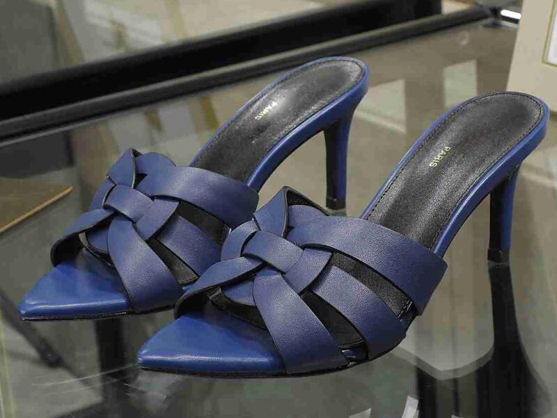 

5A 8179210 Slippers Pointed Toes Tribute 8.5cm Heeled Mules Slipper Sandals Designer Shoes For Women Size 35-43 Fendave, 8179160 flat_13