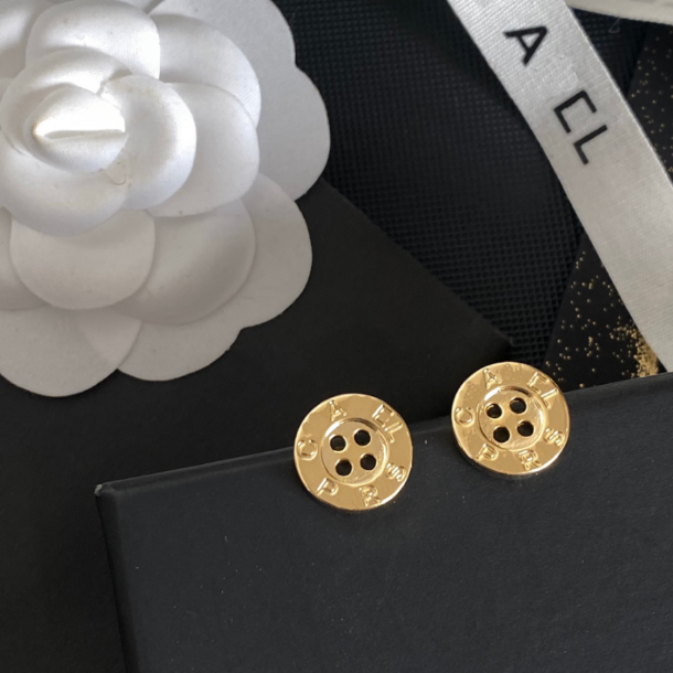 Charme Bijoux Boucles D'oreilles De Luxe Classique Marque Accessoires Jeunes Femmes Style Boucles D'oreilles Sélectionné Cadeau Femme Placage Or
