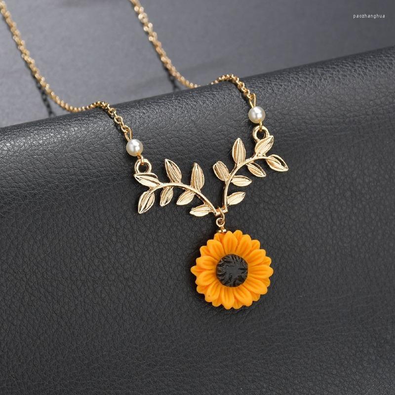 

Pendant Necklaces Korean Personality Necklace Pearl Sun Flower Feminine Fashion Sunflower