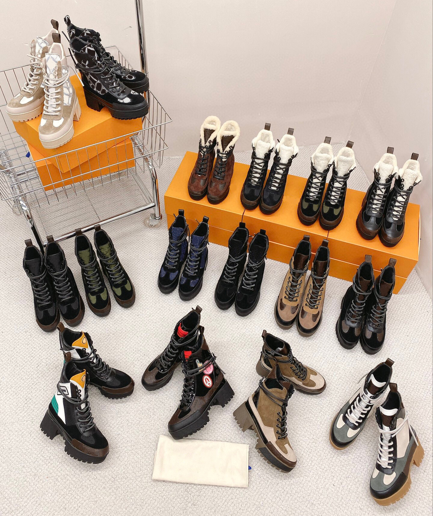 

New Women Laureate Platform Desert Boot Suede Calf Leather Monograms Canvas Beige Dark Gray Winter Casual Shoes Designer Luxury Fashion Martin Snow Boots 5 cm / 2-inch, Customize