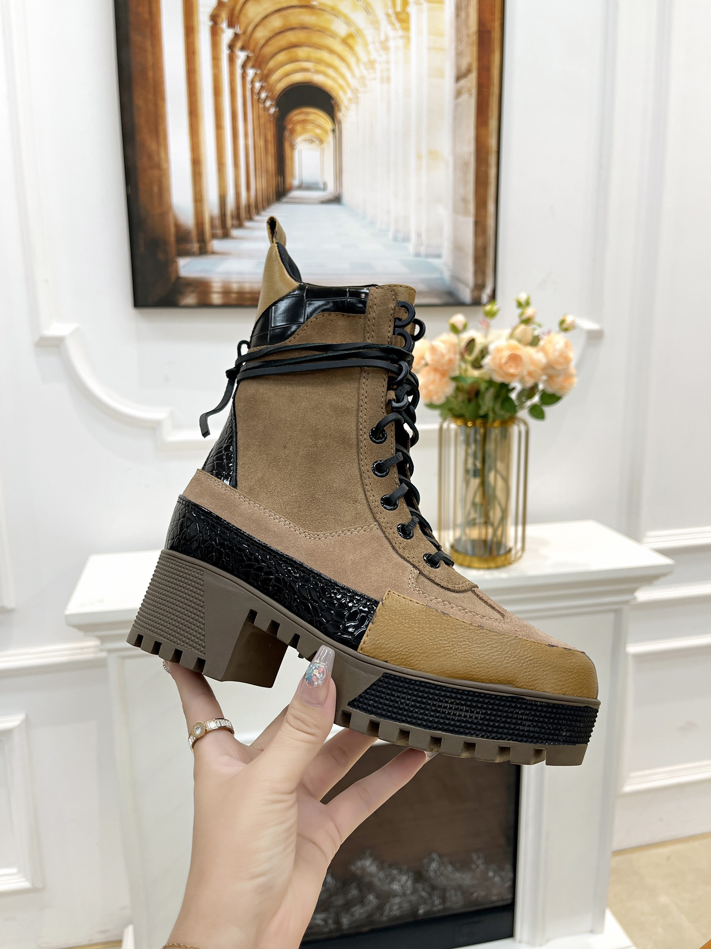

Stylish Women Laureate Platform Desert Boot Suede Leather Monograms Canvas Beige Dark Gray Winter horse Shoes Designer Luxury Fashion Martin Snow Boots 5 cm / 2-inch, #16