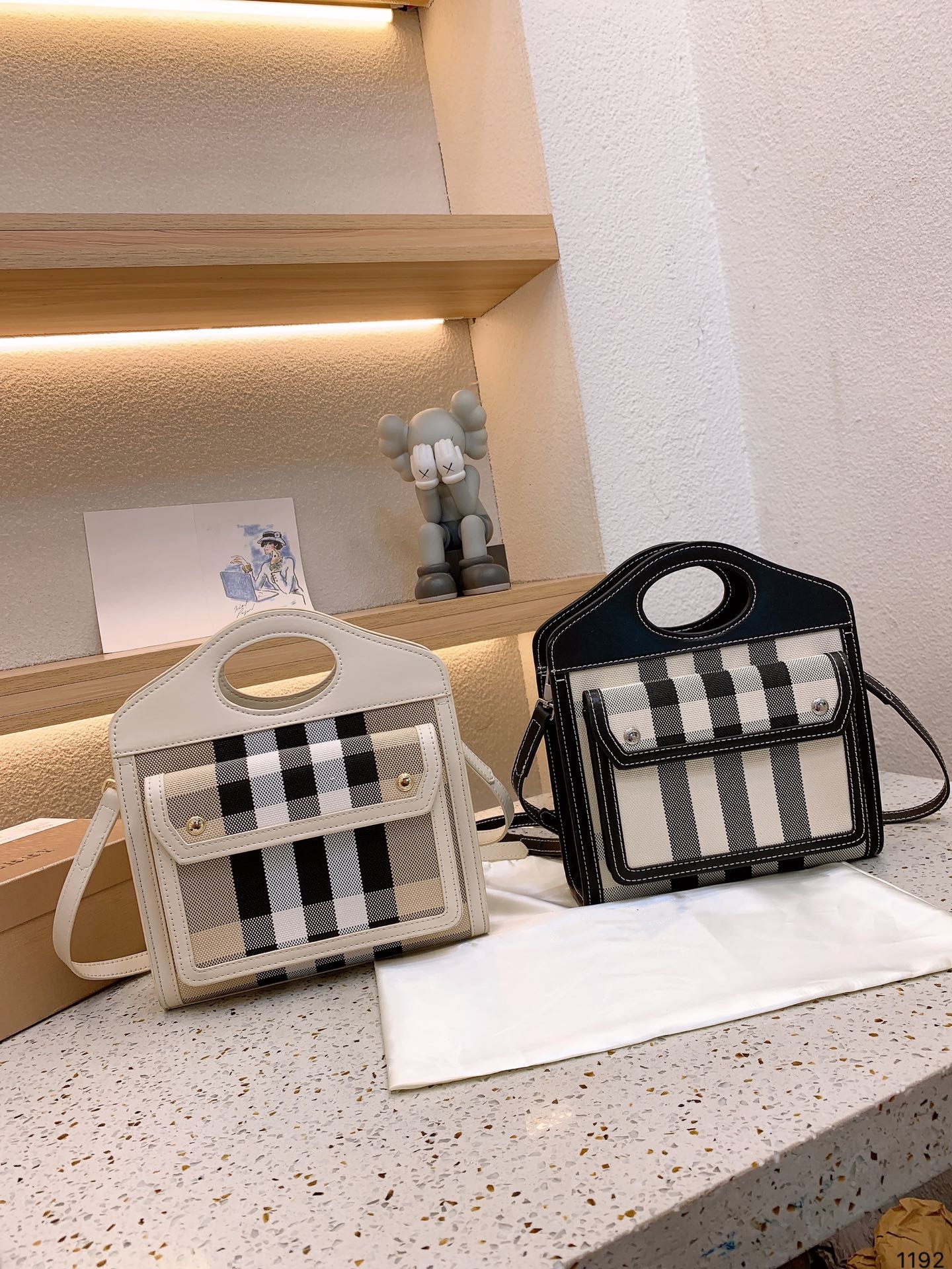 

Luxury B Plaid Canvas Cowhide Patchwork Handbag Pocket Bag Shoulder Bag, White