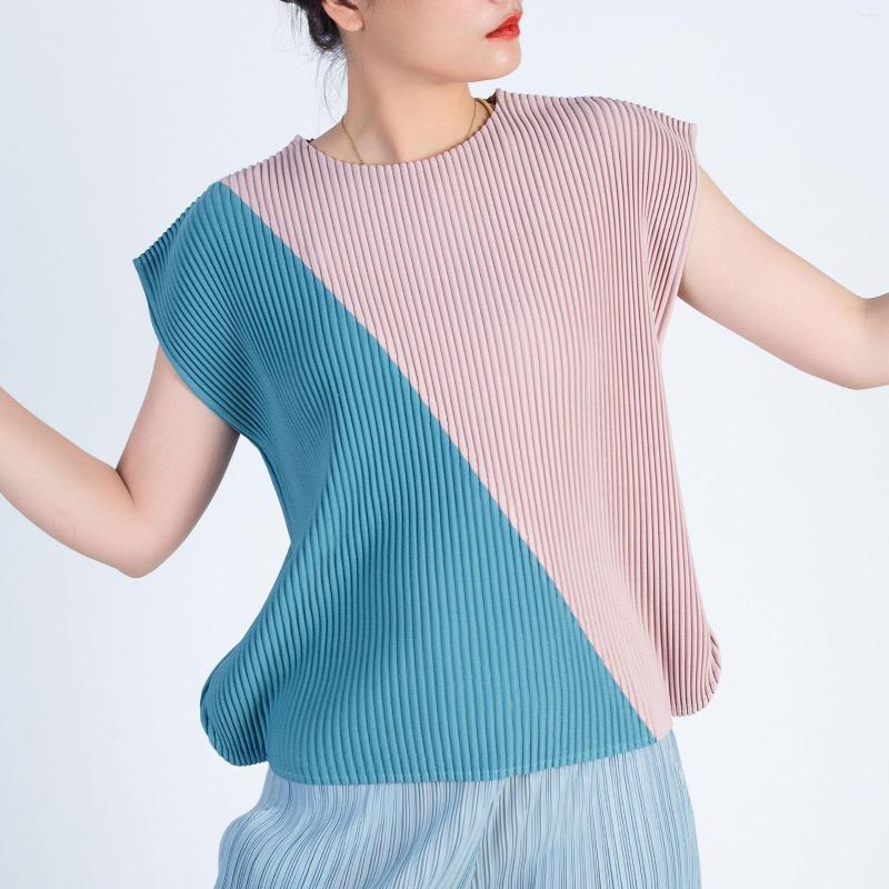 

Women's T Shirts Miyake Pleated Top Round Neck Pullover Loose Color Matching Temperament Commuter Short-sleeved T-shirt Women's Summer, Picture color