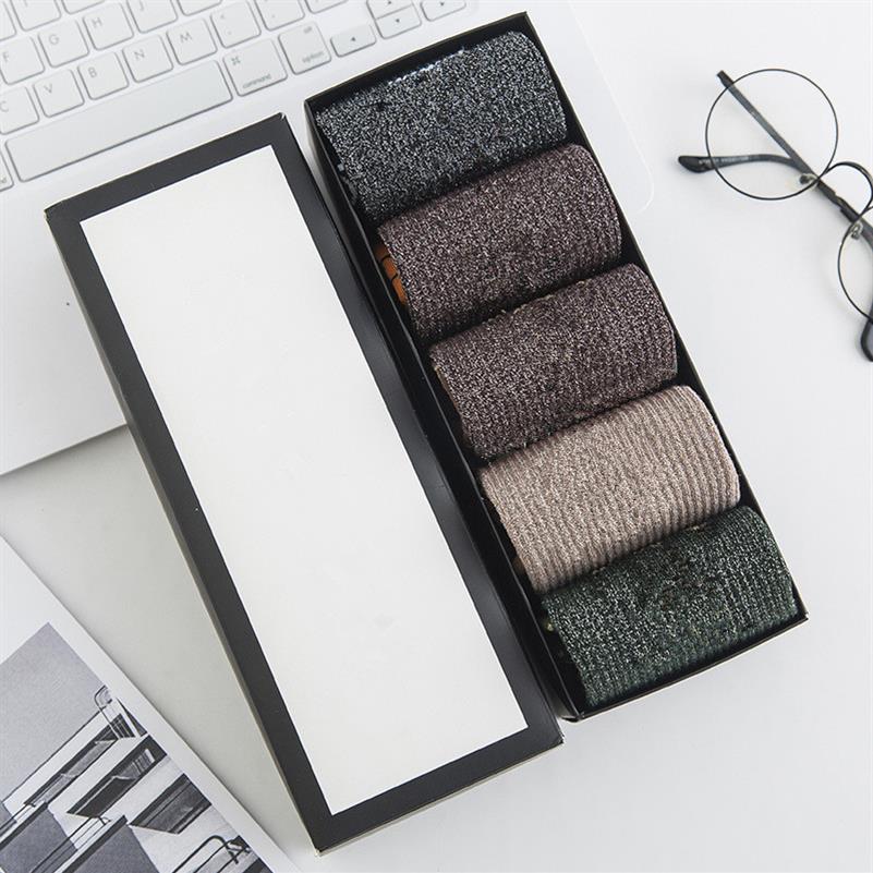 

Green Red Striped Socks Classic Letter Socks with Box Breathable Athletic Stockings Silver Wire Sock Fashion Sock Hosiery2645, Colors mixed