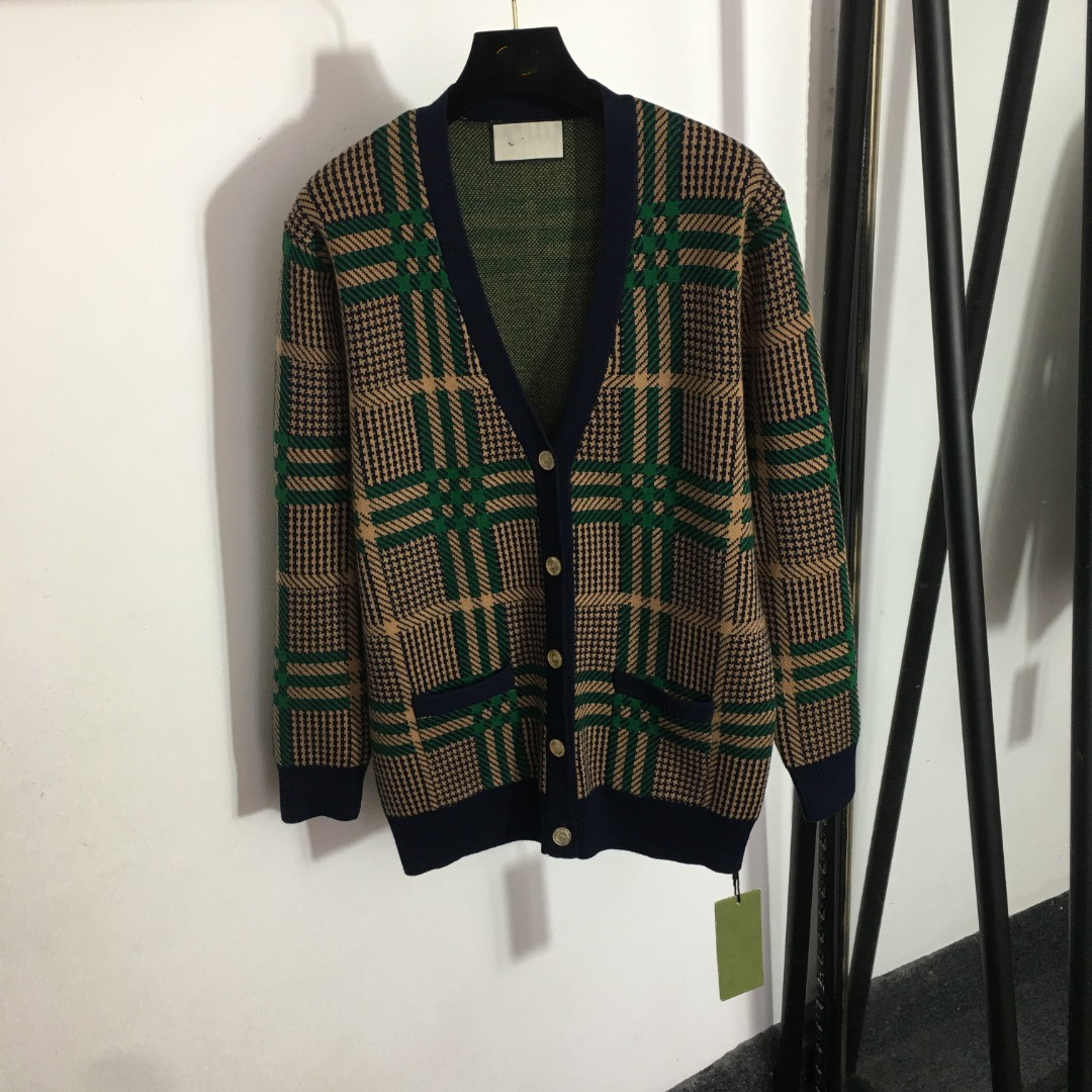 

Women's Sweaters European designer designed color contrast check V-neck long sleeve knitted cardigan 01, Green