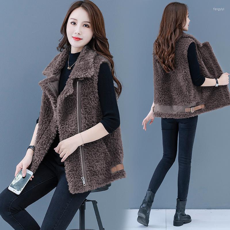 

Women's Fur Mother's Lamb Hair Jacket Female Femme Winter Thick Fashion Pocket Vest Sheep Shearing Waistcoat Trend G1720, Green