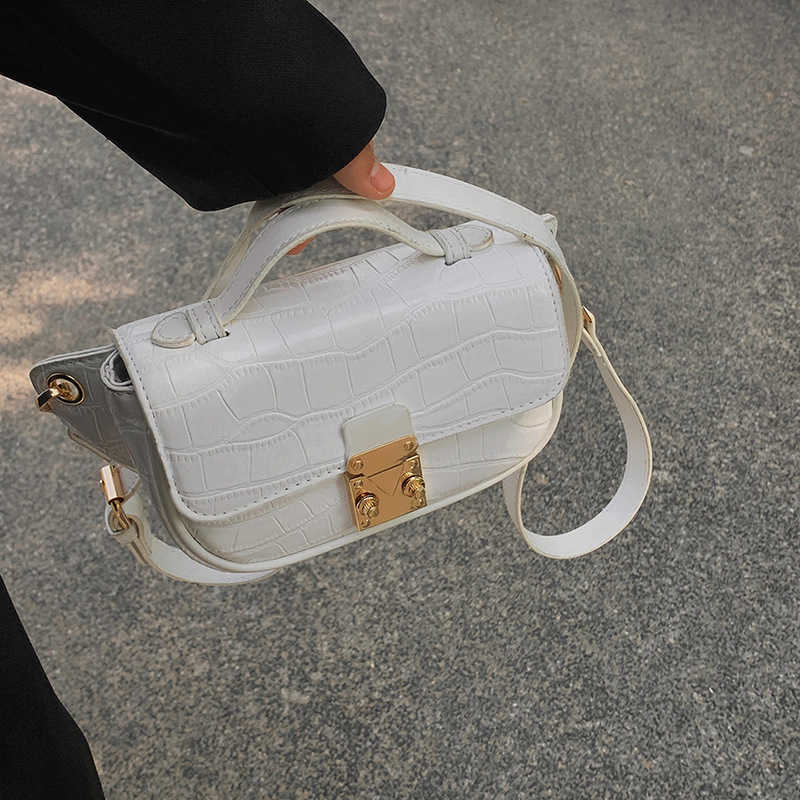 

2022 summer new women's bag sling single Shoulder Messenger chain small square bag pure simple rhombic lock bag, White