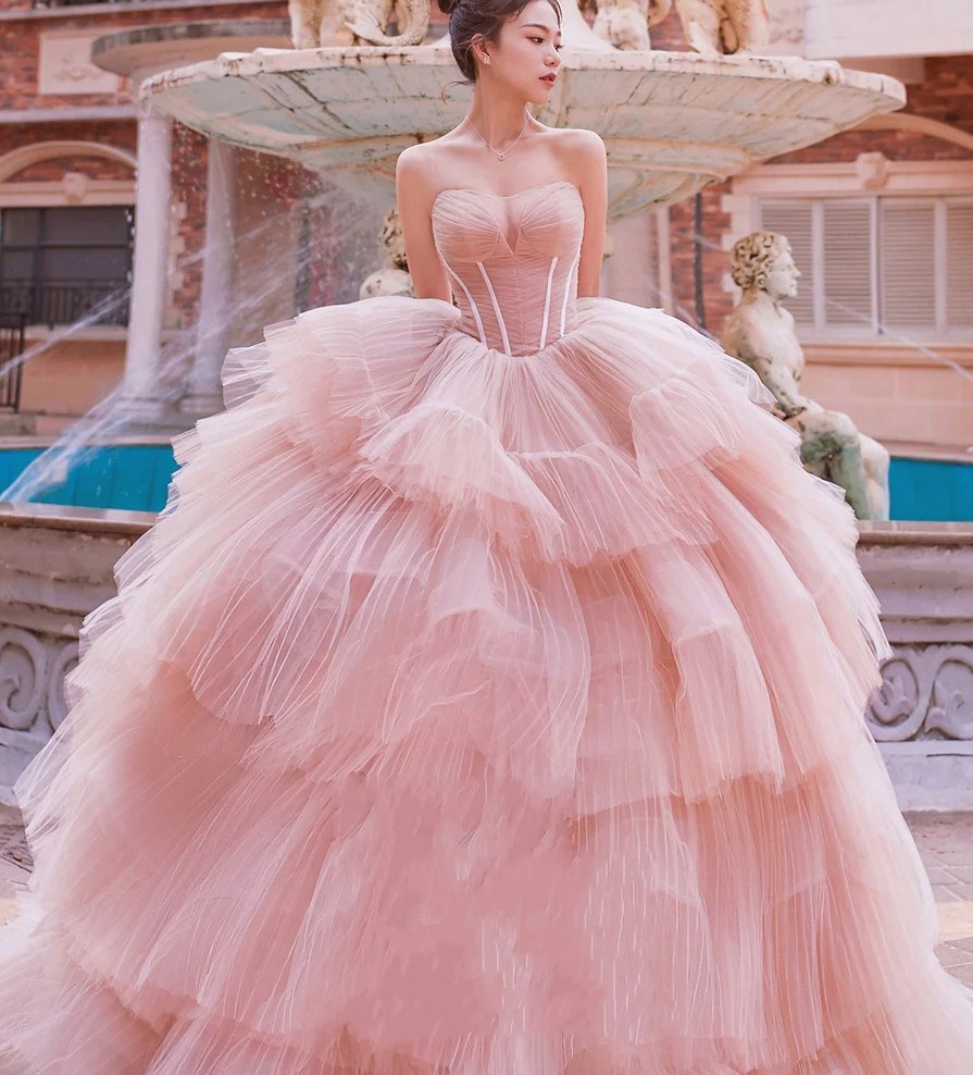 

Luxury Pink Ball Gown Tulle Prom Dress 2023 Celebrity Style Strapless Ruffles Tiered Evening Formal Gowns Long Train Robes De Soiree Vestidos Fieast, Black