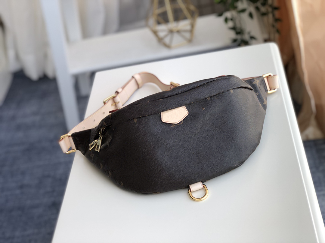 

2022 fanny Bum Bag Pouch Protection Beauty Case Wash Leather Women Clutch bags Mono Waterproof Canvas Luxurys Designers