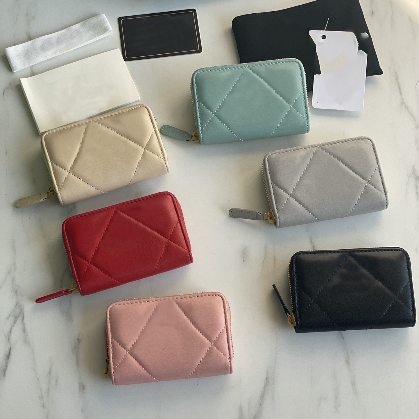 

Bag Designer Wallets for Womens PLAID Small Coins Purse Pouch Card Holder Luxury Handbags Genuine Leather Change Purses With Zipper Women Short Wallet with Box, Red