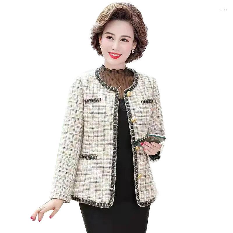 

Women's Trench Coats Coat Ladies Mother Wear Spring Autumn Small Fragrance Jacket Women Middle-Aged Short 5XL Windbreaker Female Outwear, Cream color
