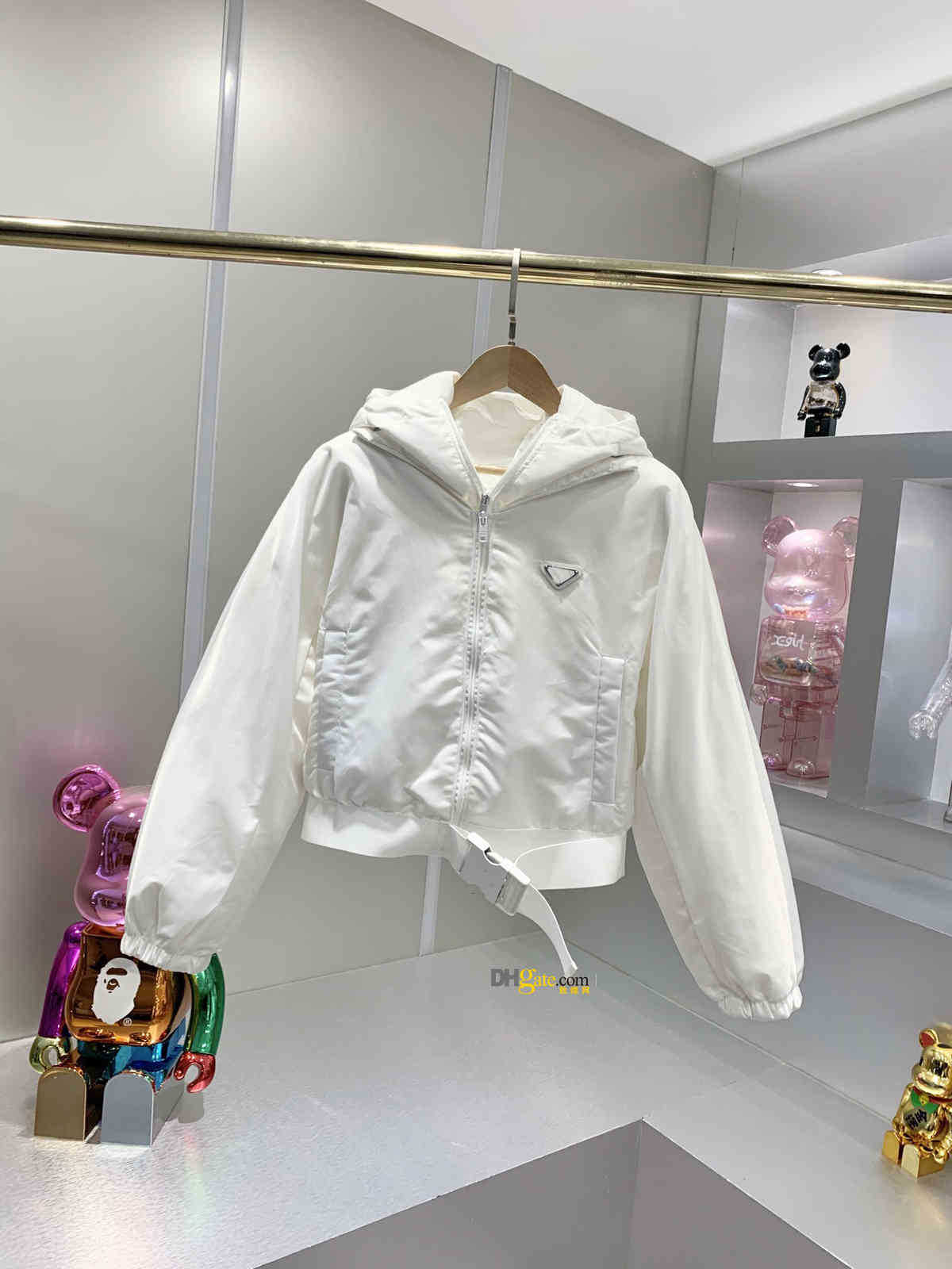 

Women's luxury designers Jackets Down Parkas Hoodies classics paris Chest Triangle label letters print high qualityCoats Outerwear, White