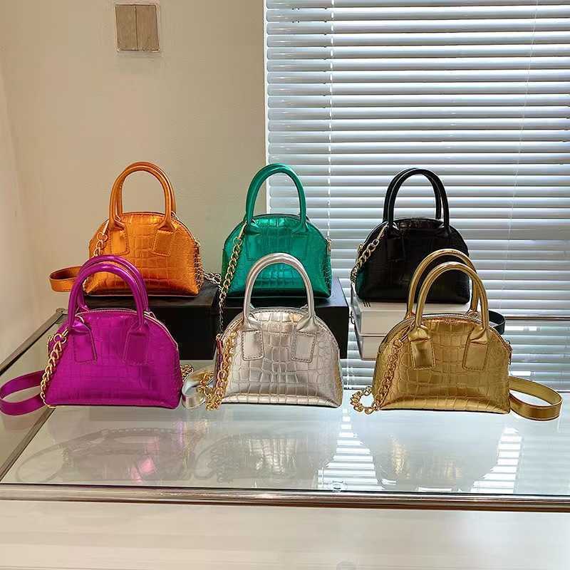 

Premium patent leather shiny small bag Women's bag 2022 Autumn and winter chain Versatile one shoulder cross body shell bag, Black