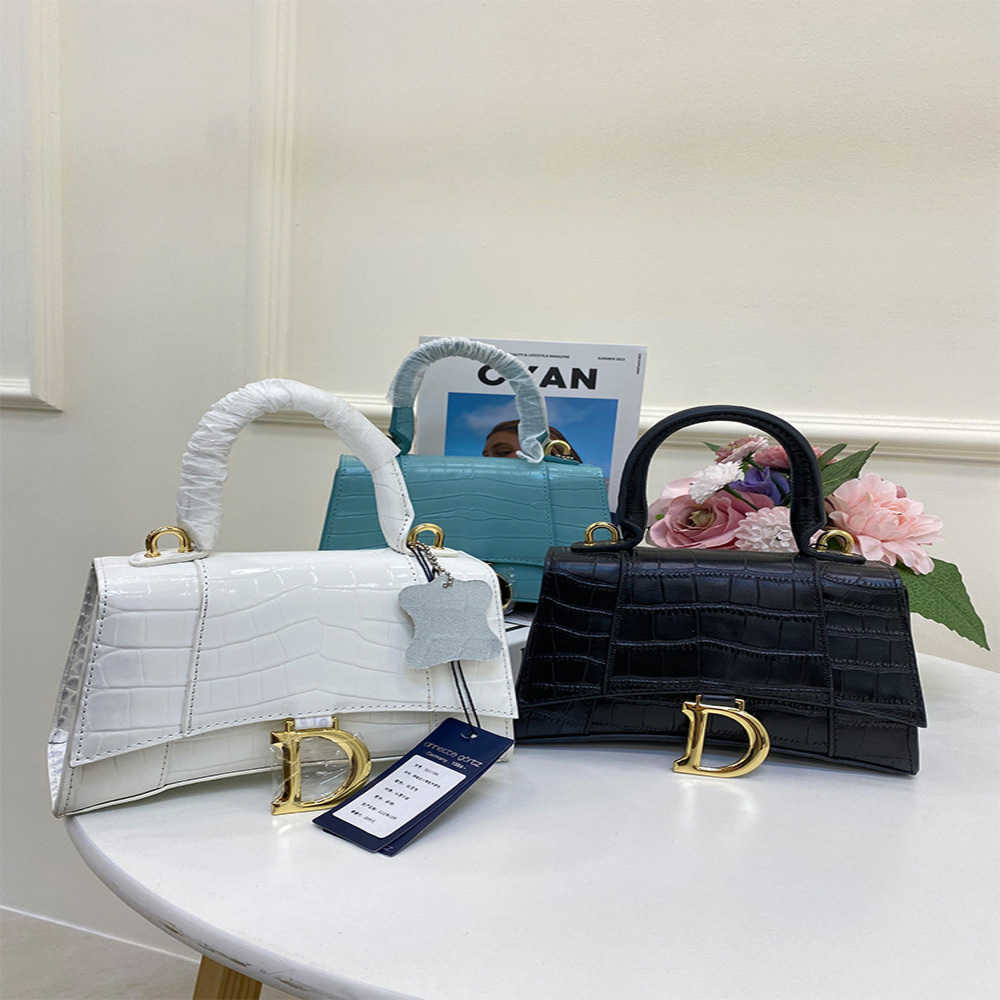 

Factory wholesale new 2023 15. Do return special price do not change second speed grab the tricolor, White jade (no return;no exchange)