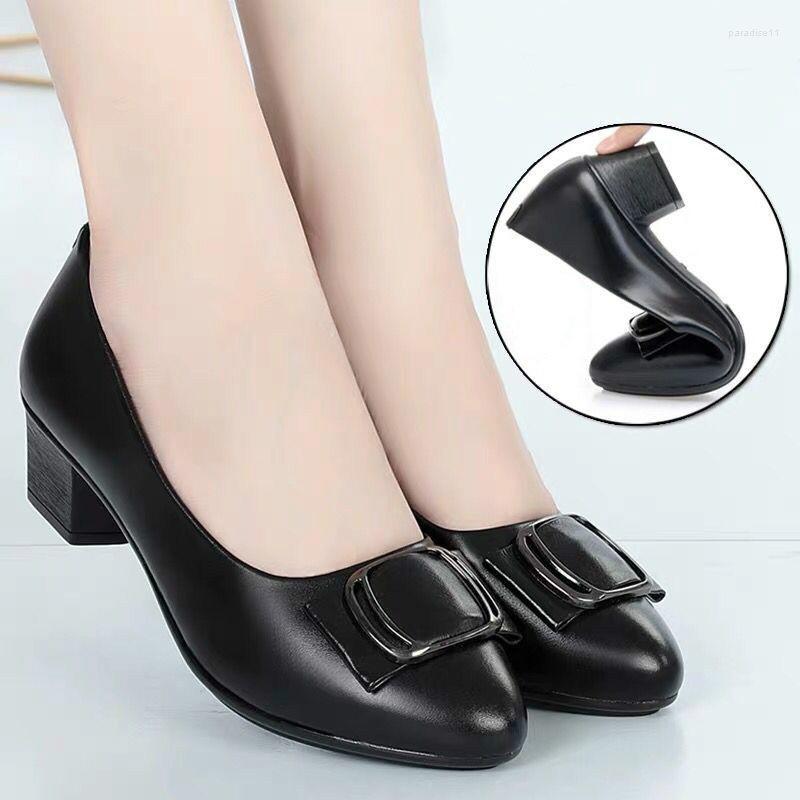 

Dress Shoes Middle-aged Women's Soft Leather Sole Comfortable Non-slip Mid-heel Single Mother Women, Black