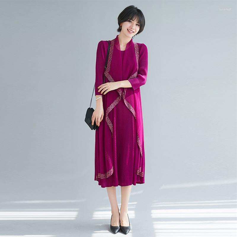 

Casual Dresses Miyake Pleated Bronzing Color Matching Fashion Thin Fake Two-piece Mid-sleeve Mid-length Dress Women, Picture color