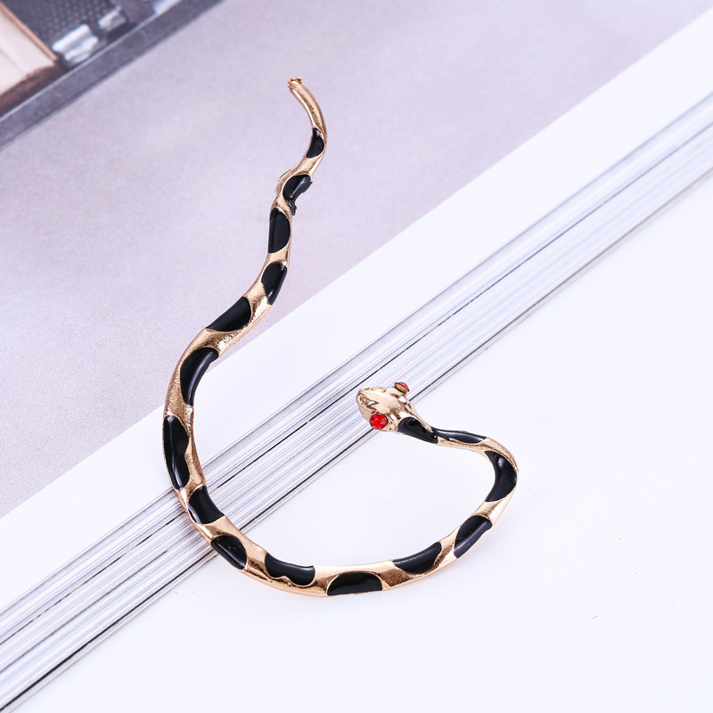 

S3286 Fashion Jewelry Retro Enamel Metal Snake Ear Hang Single Piece Ear Clip Earrings