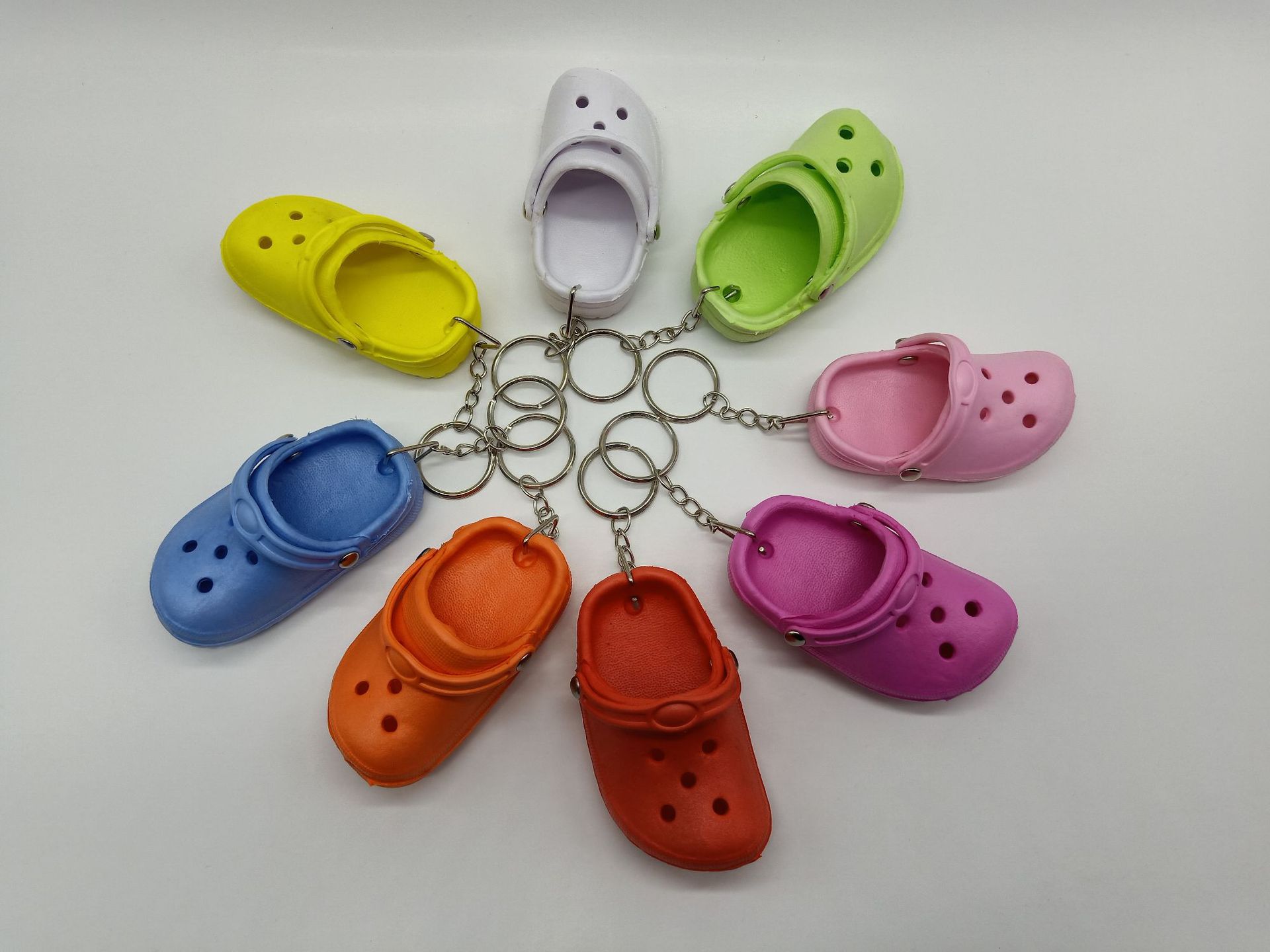 

8 Colors Slipper Shoes Keychain Accessories Minin Hole Shoes Keychains Fashion Backpack Jewelry Pendent Gift