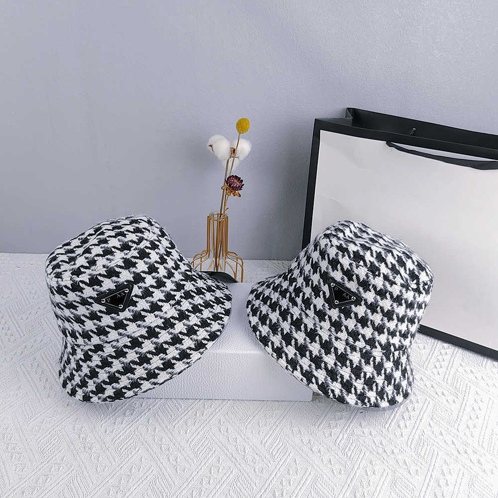

New hat Korean version correct fisherman's fashion thickened autumn and winter warm basin grid, Black