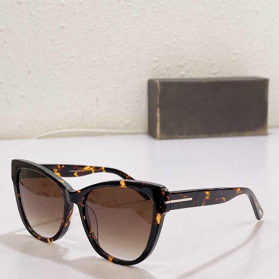 

Sunglasses For Men and Women Summer 0937 Style Anti-Ultraviolet Retro Plate Full Frame Glasses Random Box