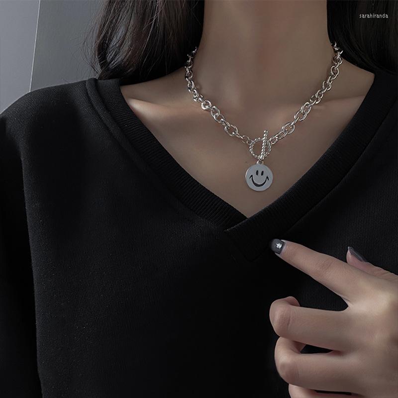 

Choker LOVOACC Hip Hop Metallic Coin Smile Pendant Necklace For Women Chunky Chain Toggle Clasp Circle Titanium Steel