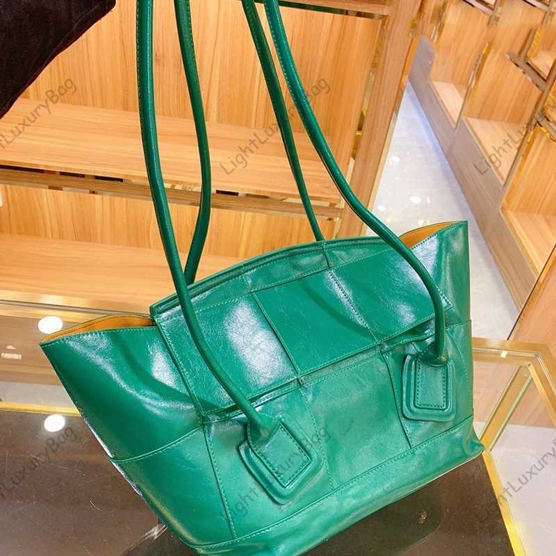 

The Tote Shoulder Bag Designer Bags Real Leather Crossbody Handbags For Women Classic Famous Brand Clutch Shopping Purses 221029, Black